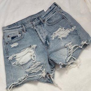 American Eagle 90’s Boyfriend Shorts